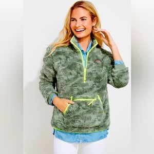 ⚡️FLASH SALE-⚡️Vineyard Vines Camo Teddy Supershep